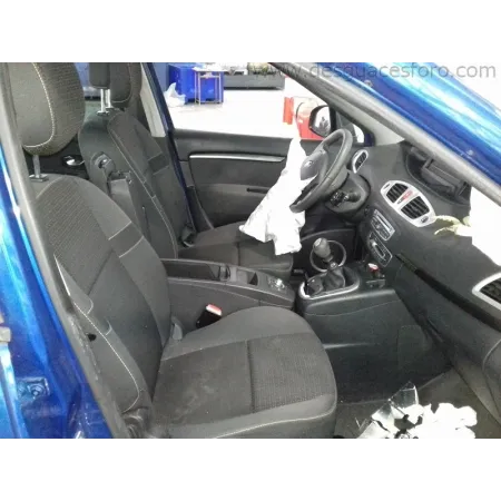 Despiece Renault Scenic III azul con golpe delantero 🚗 | Desguaces Foro