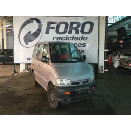 Comprar Despiece Nissan Serena 5 puertas gris 🚗 | Desguaces Foro