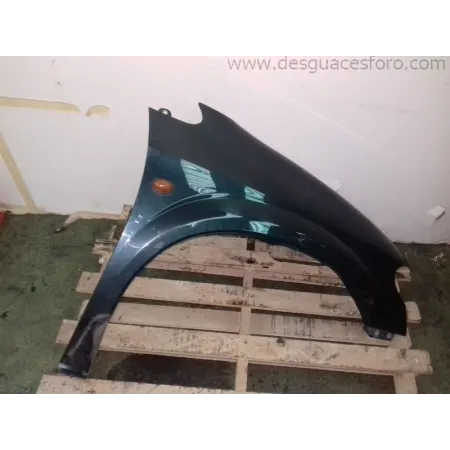 Aleta Delantera Derecha CHRYSLER YOYAGER Azul Verdoso (con pequeño golpe) | Desguaces Foro