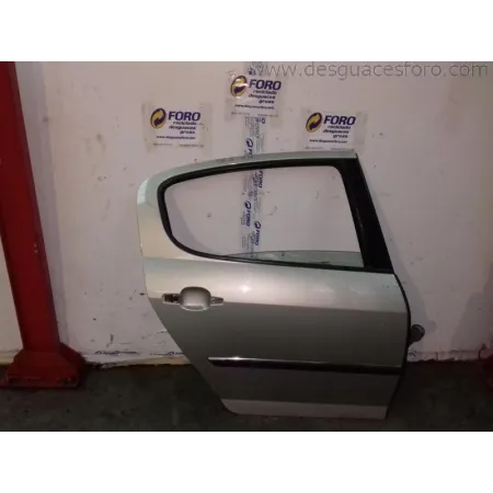 Puerta Trasera Derecha PEUGEOT 407 2003 Champán | Desguaces Foro