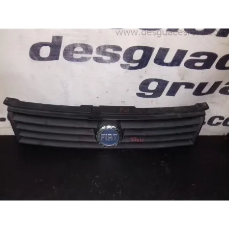 Rejilla Delantera FIAT STILO 192 Plástico | Desguaces Foro