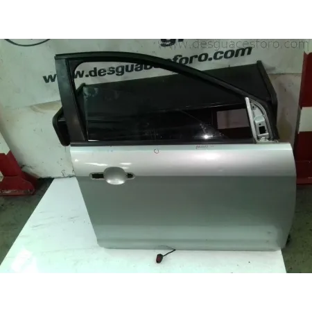 Puerta Delantera Derecha Ford Focus II Plata (Algo Tocada)