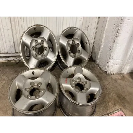 Juego de 4 Llantas Nissan 16 Pulgadas 16X7Jj 40 | Desguaces Foro