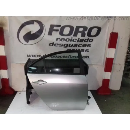 Puerta Trasera Derecha NISSAN PRIMERA P12 Plata | Desguaces Foro