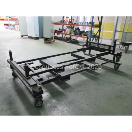 SOPORTE PARA CARROCERÍAS DE COCHE MÓVIL