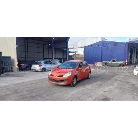 Despiece RENAULT CLIO III 1.5 DCI 86CV 64256 KM  - Imagen del coche