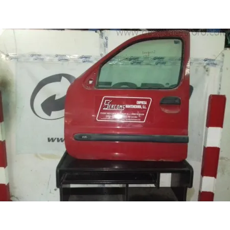 Puerta Delantera Izquierda Renault Kangoo Roja | Desguaces Foro