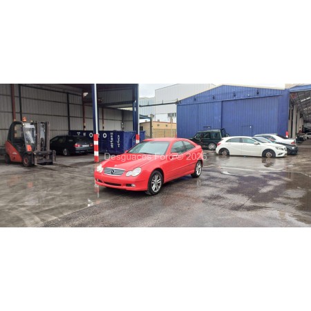 Despiece MERCEDES BENZ W203 C230 SPORTCOUPE 2.3 I  - Imagen del coche