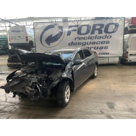 Despiece Hyundai i40 azul con golpe delantero | Desguaces Foro
