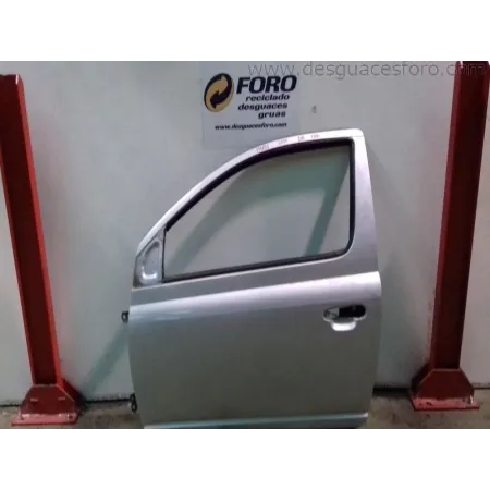 Puerta Delantera Izquierda Toyota Yaris 2000 Plata 2000