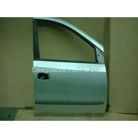 Puerta Delantera Derecha NISSAN ALMERA TINO Gris (algo tocada)