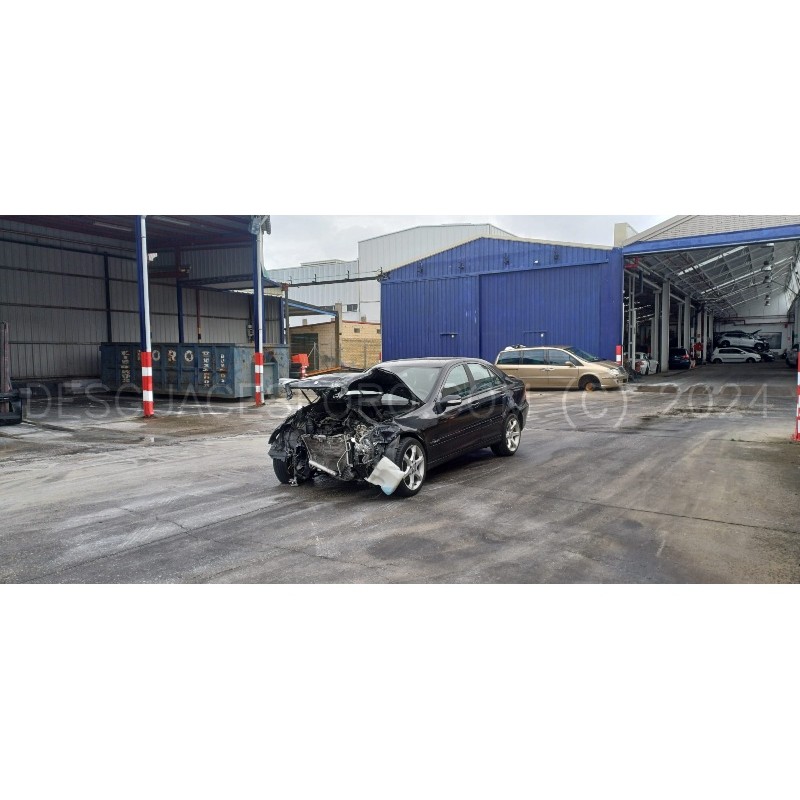 Despiece Mercedes Benz c220 w203 2.2 CDI 150CV 140357 KM  - Imagen del coche