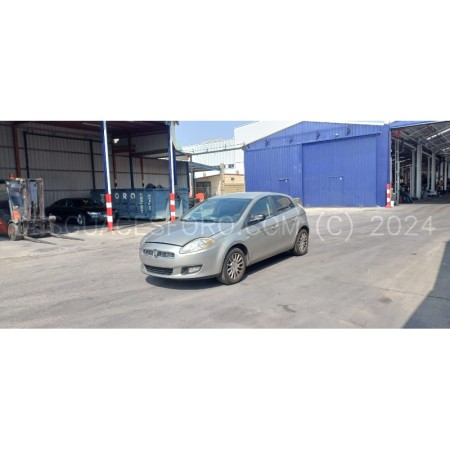 Despiece Fiat Bravo II 1.9 D 120CV 263654 KM  - Imagen del coche