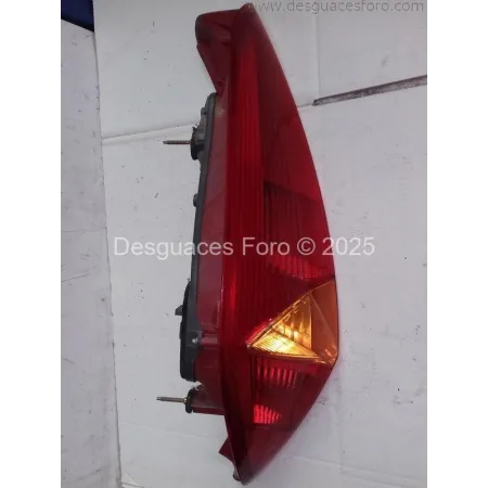 Piloto trasero izquierdo Fiat Punto.