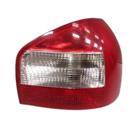 PILOTO TRASERO DERECHO AUDI A3 8L
