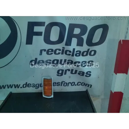 Intermitente Delantero Izquierdo Mercedes    MB 120 (sin portalámparas)
