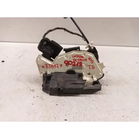 CERRADURA DE PUERTA TRASERA DERECHA SKODA OCTAVIA III