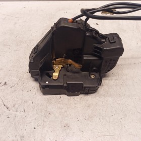 CERRADURA DE PUERTA TRASERA DERECHA MERCEDES BENZ W203