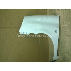 Aleta delantera izquierda Renault Clio II blanca (tres puertas).