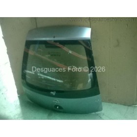 Portón trasero Opel Corsa C plata.
