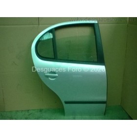 Puerta trasera derecha Seat Toledo II plata.