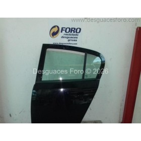 Puerta trasera izquierda Opel Astra H (2 pequeños rallones) negra