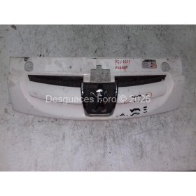 Rejilla delantera Peugeot Partner blanca.