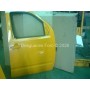 Puerta delantera derecha Nissan Pathfinder naranja.