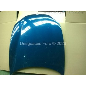 Capó delantero Hyundai Coupe azul.
