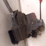 8M2A-R26413-BC CERRADURA DE PUERTA TRASERA IZQUIERDA FORD MONDEO IV