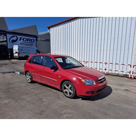 Despiece Kia Cerato 5 puertas rojo al mejor precio | Desguaces Foro