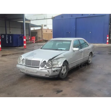 Comprar Despiece Mercedes W210 E300 4 Puertas Plata | Desguaces Foro